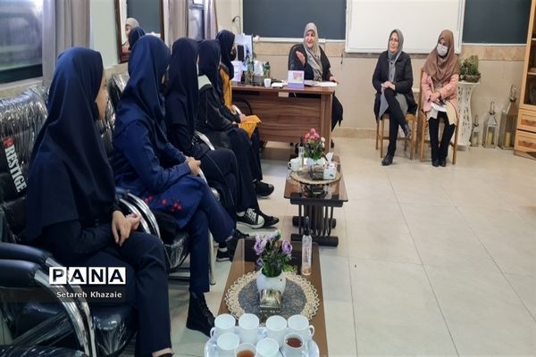 اولین جلسه شورای دانش‌آموزی دبیرستان یاس