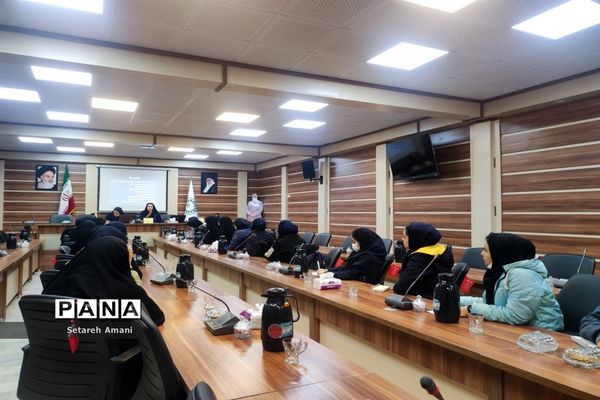 جلسه روسای شورای دانش‌آموزی ناحیه 3 مشهد