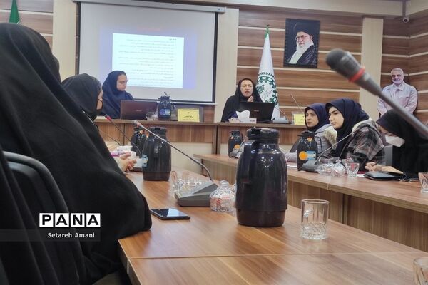 جلسه روسای شورای دانش‌آموزی ناحیه 3 مشهد