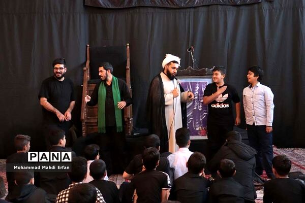 دانش‌آموزان آباده در سوگ حضرت فاطمه زهرا (س)