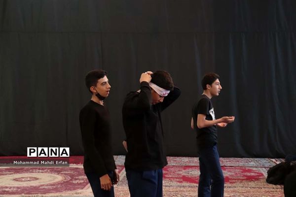 دانش‌آموزان آباده در سوگ حضرت فاطمه زهرا (س)