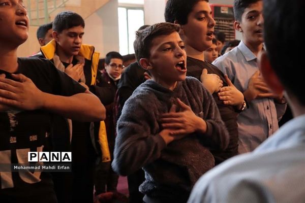 دانش‌آموزان آباده در سوگ حضرت فاطمه زهرا (س)