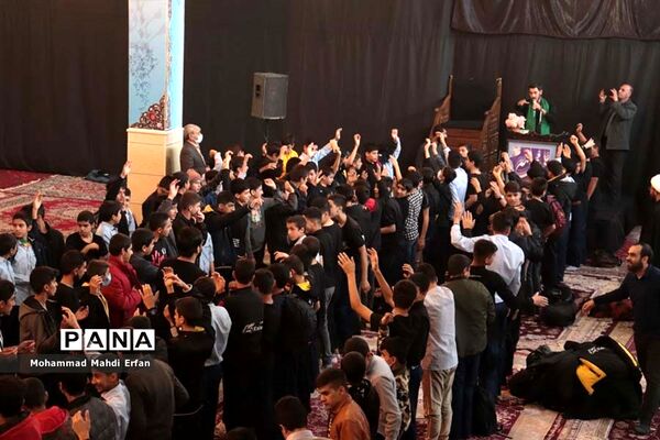 دانش‌آموزان آباده در سوگ حضرت فاطمه زهرا (س)