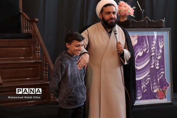 دانش‌آموزان آباده در سوگ حضرت فاطمه زهرا (س)