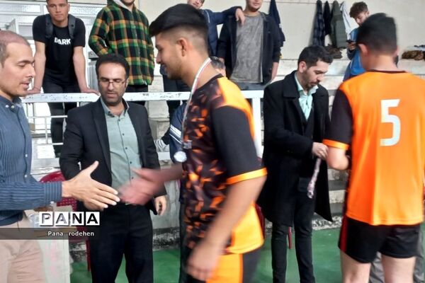 برگزاری مسابقات مرحله آموزشگاهی  والیبال در آموزش و پرورش رودهن
