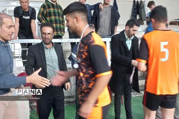 برگزاری مسابقات مرحله آموزشگاهی  والیبال در آموزش و پرورش رودهن