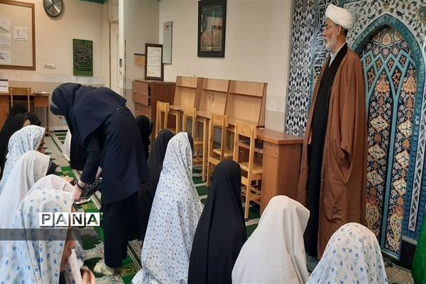 برگزاری مراسم سالروز شهادت حضرت فاطمه زهرا (س) در آموزشگاه فرهنگ ام‌ابیها (س)