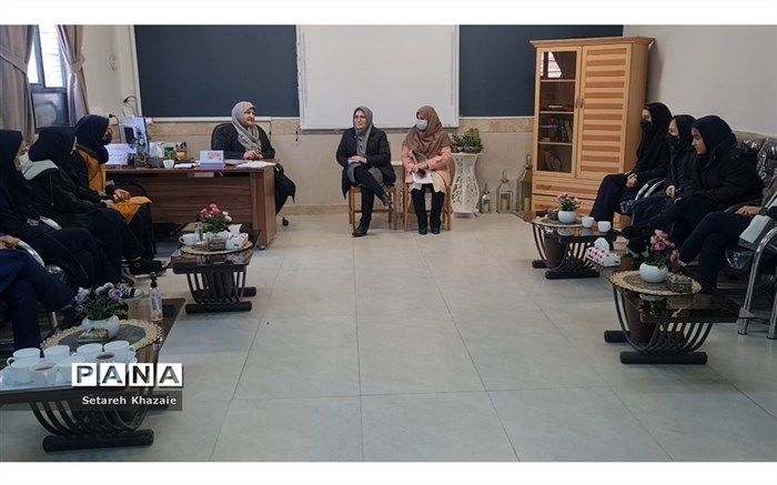 شورا به معنای مشورت، همدلی و هم اندیشی است