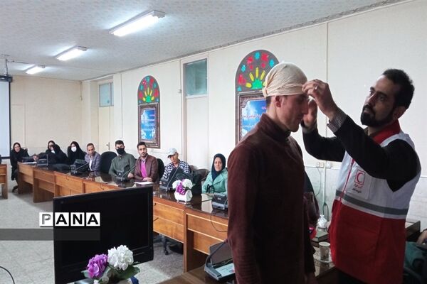 برگزاری دوره آشنایی با کمک‌های اولیه برای فرهنگیان