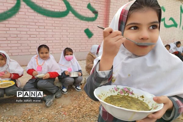 برگزاری مراسم ایام فاطمیه و برپایی ایستگاه صلواتی در مدرسه توفیق رباط کریم