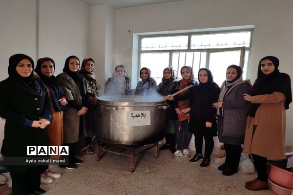 برگزاری مراسم ایام فاطمیه و برپایی ایستگاه صلواتی در مدرسه توفیق رباط کریم