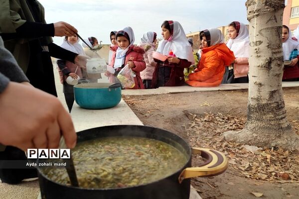 برگزاری مراسم ایام فاطمیه و برپایی ایستگاه صلواتی در مدرسه توفیق رباط کریم