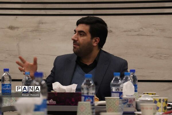 نشست خبری رئیس حوزه هنری انقلاب اسلامی آذربایجان شرقی