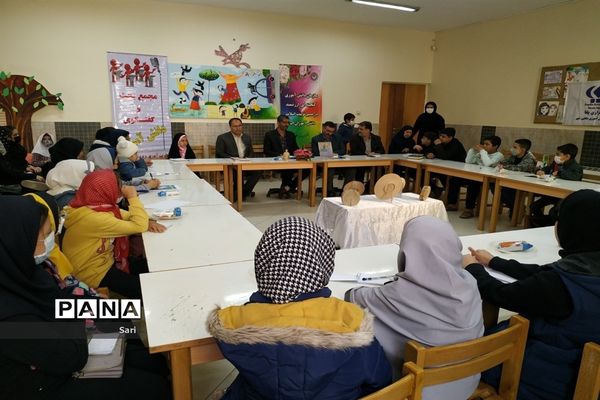 نشست مدیر سازمان دانش‌آموزی استان اصفهان با خبرنگاران خبرگزاری پانا و مجلس دانش‌آموزی شاهین شهر