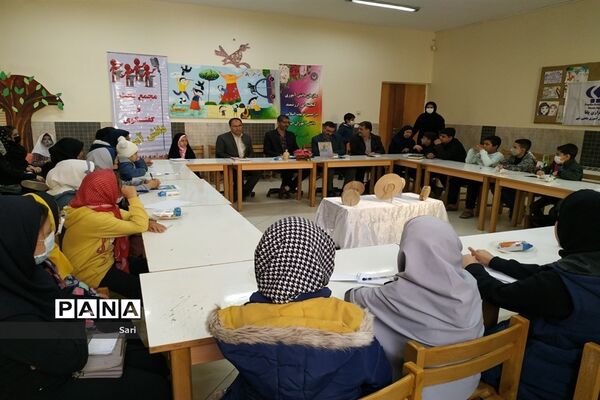 نشست مدیر سازمان دانش‌آموزی استان اصفهان با خبرنگاران خبرگزاری پانا و مجلس دانش‌آموزی شاهین شهر