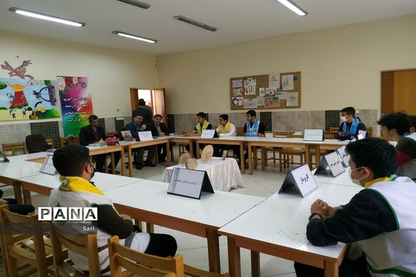 نشست مدیر سازمان دانش‌آموزی استان اصفهان با خبرنگاران خبرگزاری پانا و مجلس دانش‌آموزی شاهین شهر