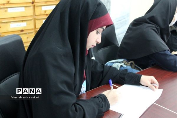 نشست مجلس دانش‌آموزی دختران شهرستان گلوگاه