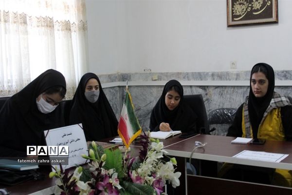 نشست مجلس دانش‌آموزی دختران شهرستان گلوگاه