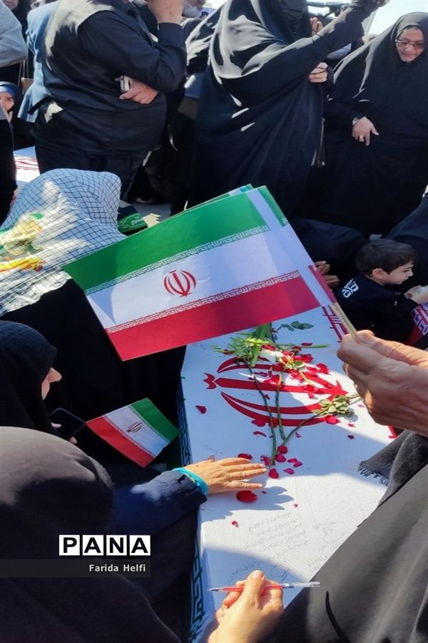 ورود پیکر مطهر یکصد و یازده  شهید تازه تفحص شده به ایران