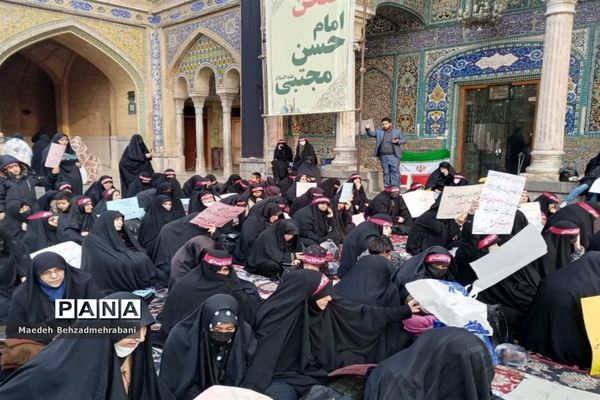 حضور بانوان انقلابی شهرستان قرچک در حرم مقدس حضرت عبدالعظیم حسنی(ع)