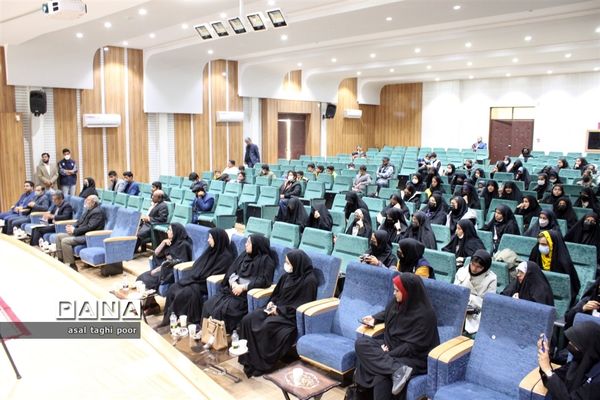 دوره تخصصی خبرنگاری و سواد رسانه‌ای