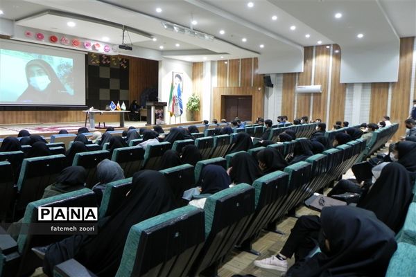 دوره تخصصی خبرنگاری و سواد رسانه‌ای