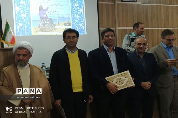 تقدیر از دانش‌آموزان برتر و برگزیده استثنایی قزوین