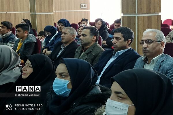 تقدیر از دانش‌آموزان برتر و برگزیده استثنایی قزوین