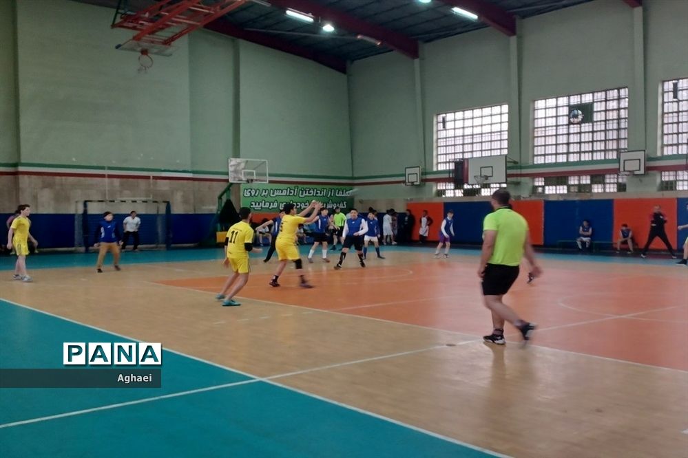 قهرمانی حربن ریاحی در مسابقات هندبال در منطقه ۱۳