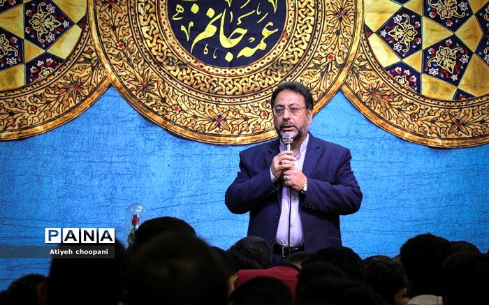 مکتب اهل بیت از نمادهای وحدت جوامع اسلامی است