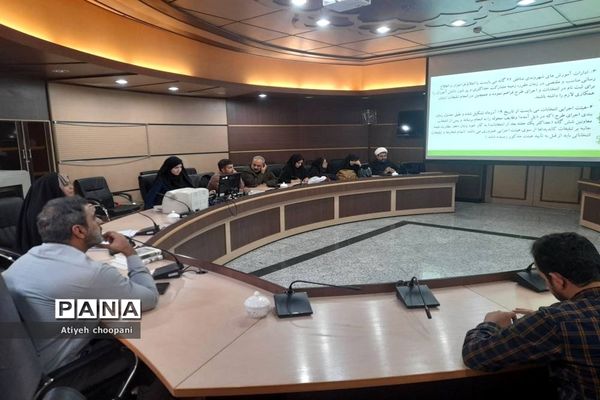 جلسه طرح شهردار مدرسه و اجرای آن در ۲۴ مدرسه منتخب منطقه ۱۴