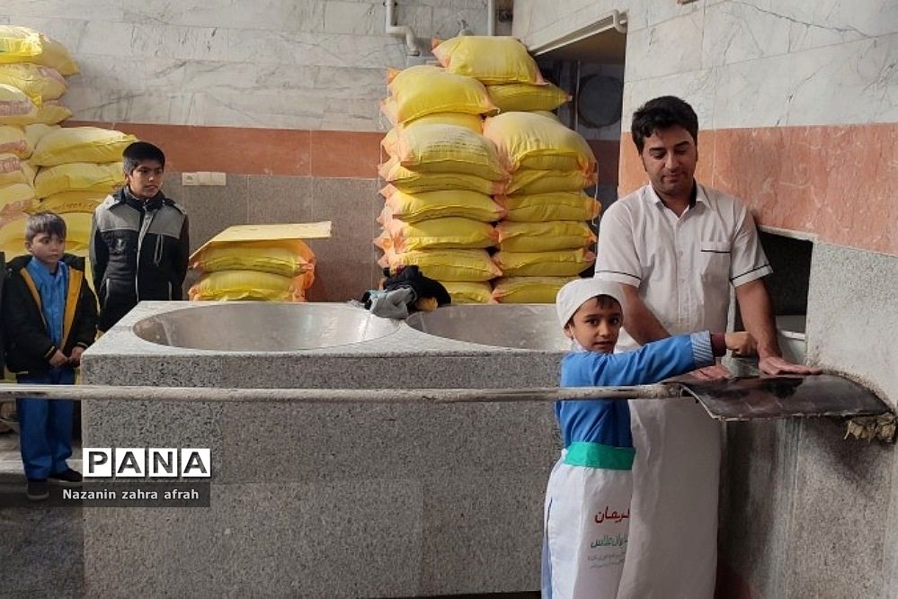 اردوی نانوایی توسط دانش‌آموزان دبستان هموطن ۲ رودهن