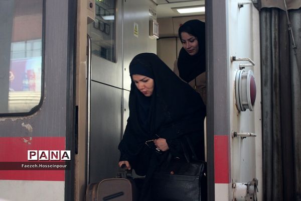 از تهران به سوی مشهد مقدس با نخبگان قرآنی و فرهنگی بهارستان‌2