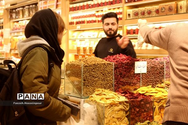 بازارگردی با نخبگان قرآنی و فرهنگی بهارستان‌2 در مشهد