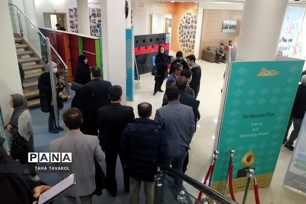 نمایشگاه دستاوردهای پژوهشی دانش‌آموزان در پارک فناوری پردیس