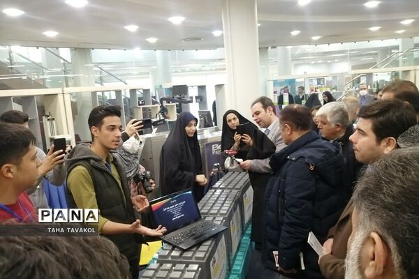 نمایشگاه دستاوردهای پژوهشی دانش‌آموزان در پارک فناوری پردیس