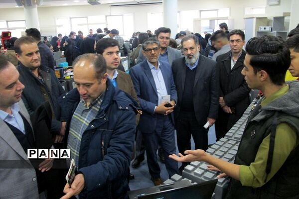 نمایشگاه دستاوردهای پژوهشی دانش‌آموزان در پارک فناوری پردیس