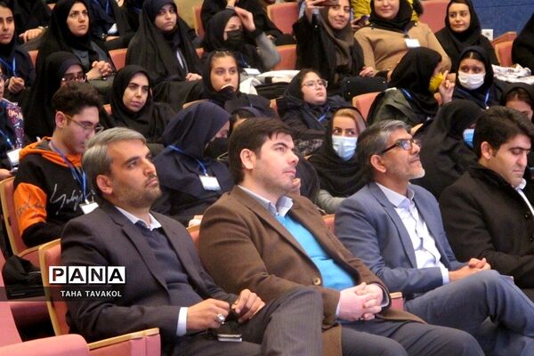 نمایشگاه دستاوردهای پژوهشی دانش‌آموزان در پارک فناوری پردیس