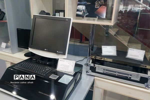 حضور دانش‌آموزان رودهن در نمایشگاه دستاوردهای پژوهشی دانش‌آموزان در پارک علم و فناوری پردیس