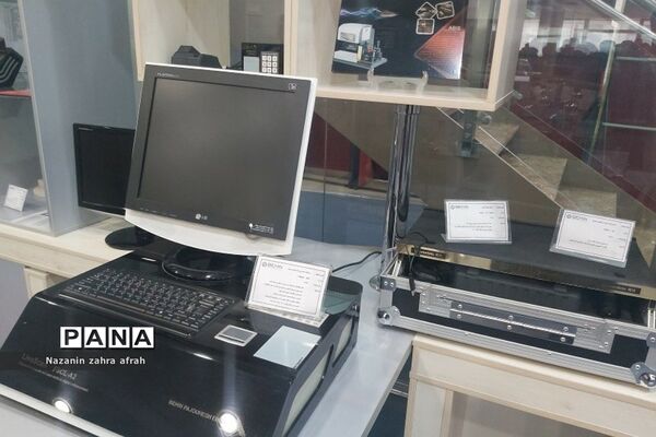 حضور دانش‌آموزان رودهن در نمایشگاه دستاوردهای پژوهشی دانش‌آموزان در پارک علم و فناوری پردیس