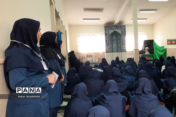 محفل انس با قرآن در دبیرستان حضرت فاطمه (س) سربندان دماوند