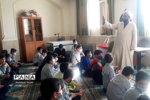 برگزاری کلاس‌های بصیرتی در ایام فاطمیه در مدارس رودهن