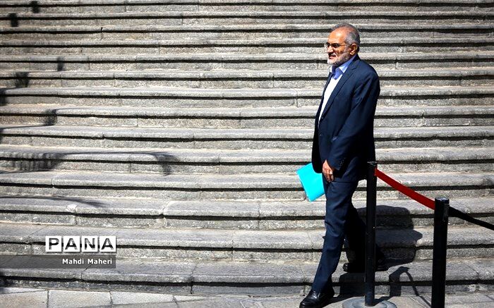 حسینی: بررسی لایحه بودجه در مراحل پایانی است