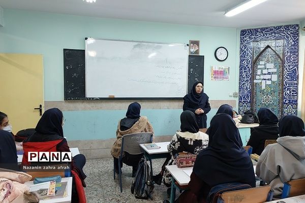 برگزاری کارگاه آموزشی روش‌های تحقیق درست در مدارس رودهن