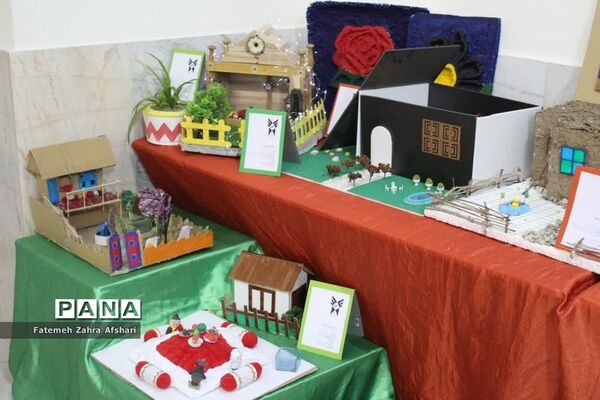 نمایشگاه دستاوردهای پژوهشی دانش‌آموزان شهرستان سمنان