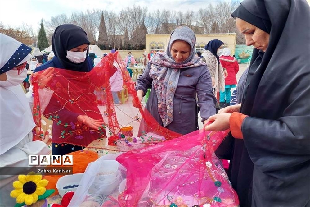 برگزاری نمایشگاه هفته پژوهش در آباده