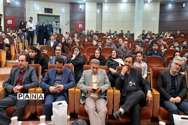جشن افتخار آفرینان مدارس غیر دولتی مشهد الرضا