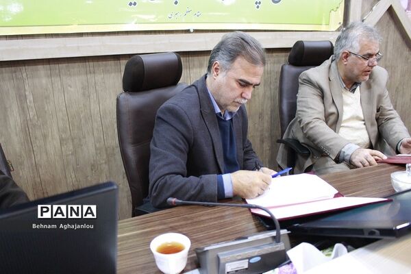 انعقاد تفاهم‌نامه آموزش و پرورش استان زنجان با قرارگاه عدالت آموزشی بنیاد احسان