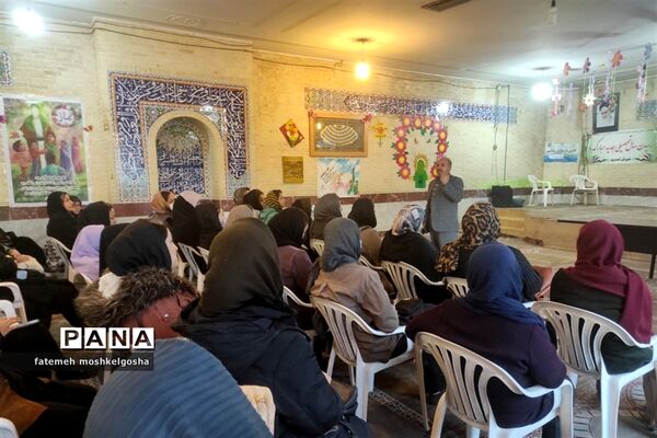 برگزاری جلسه آموزش خانواده در مدارس ناحیه 3 شیراز
