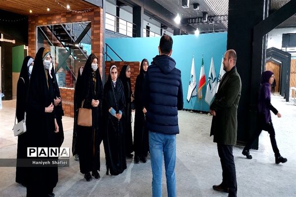 اردوی راهیان پیشرفت و بازدید دانش‌آموزان بسیجی از کارخانه نوآوری شیراز